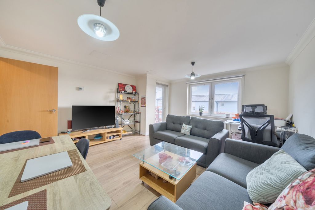 Property photo 3 of 19 1421484-3-69A6Fa8...