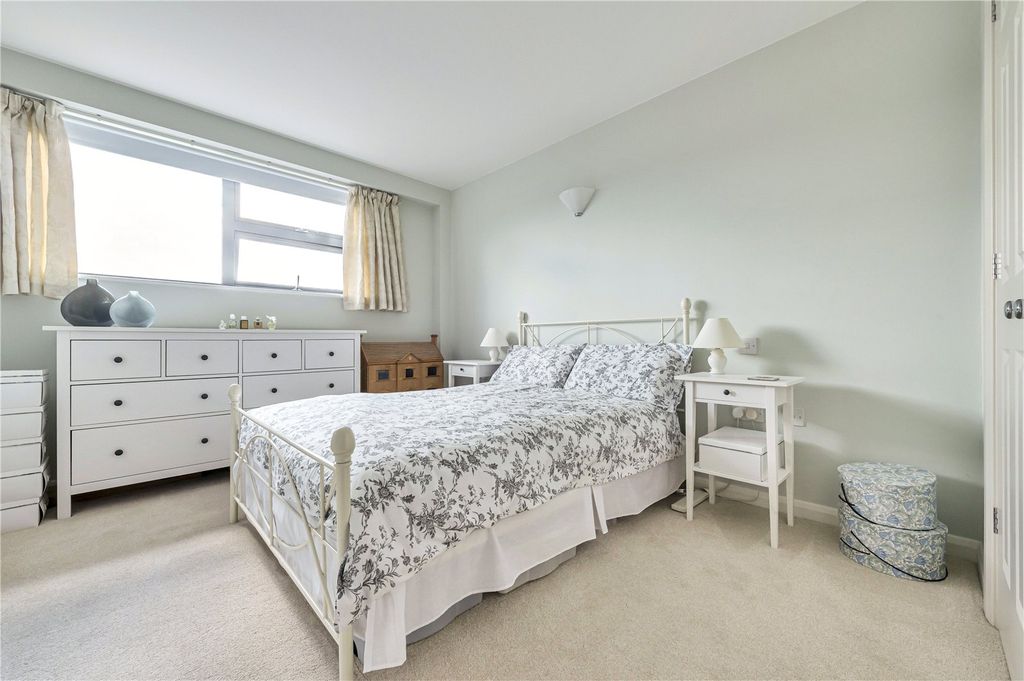 Property photo 2 of 8 Picture No. 06