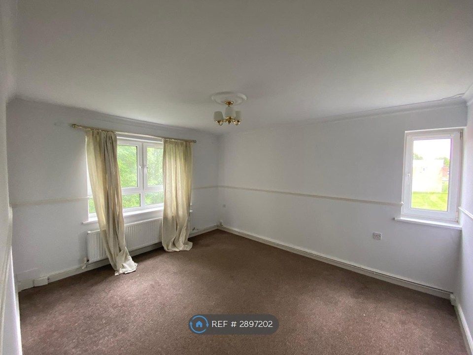 Property photo 2 of 9 Lounge 2