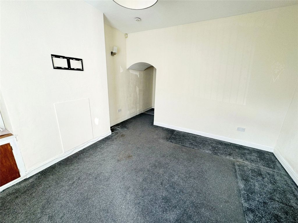 Property photo 2 of 8 Picture No. 10