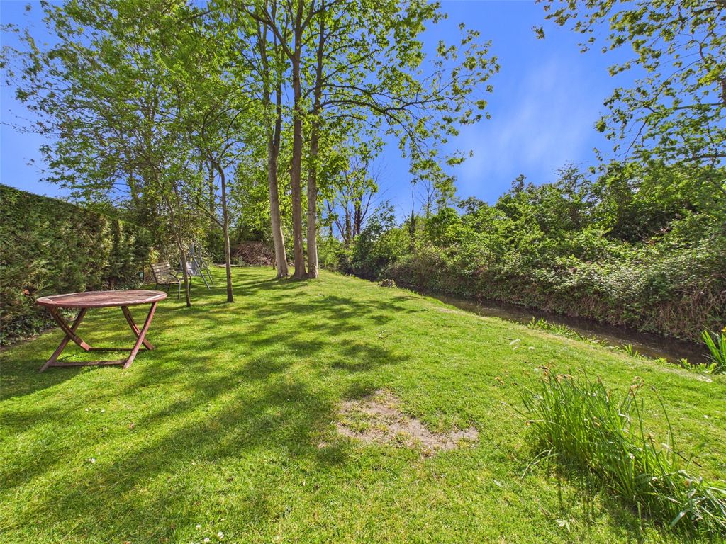 Property photo 1 of 11 Picture No. 12
