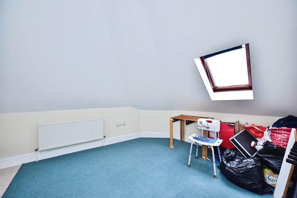 Property photo 3 of 11