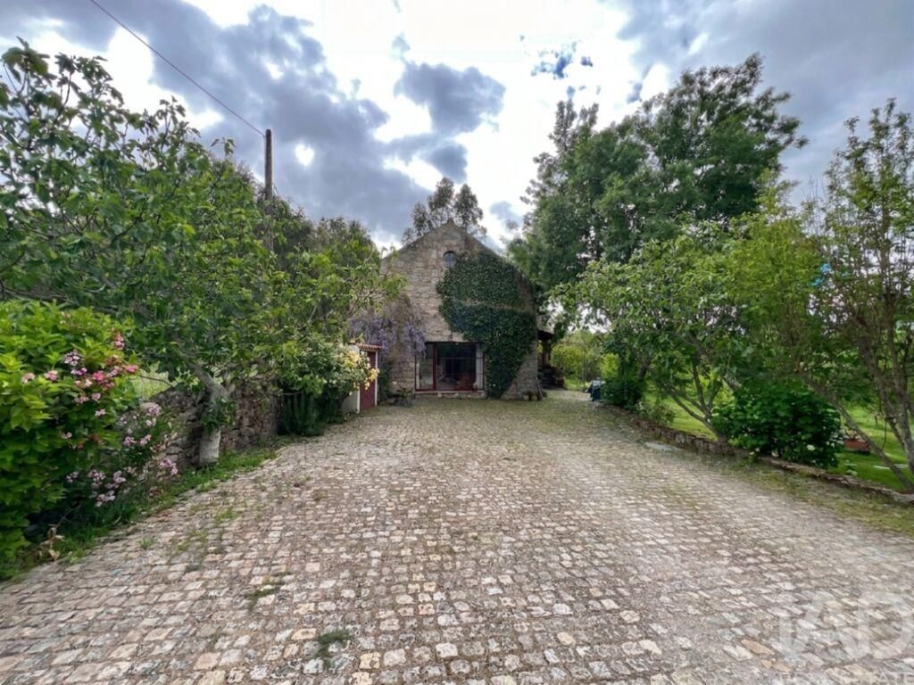 Property photo 2 of 39