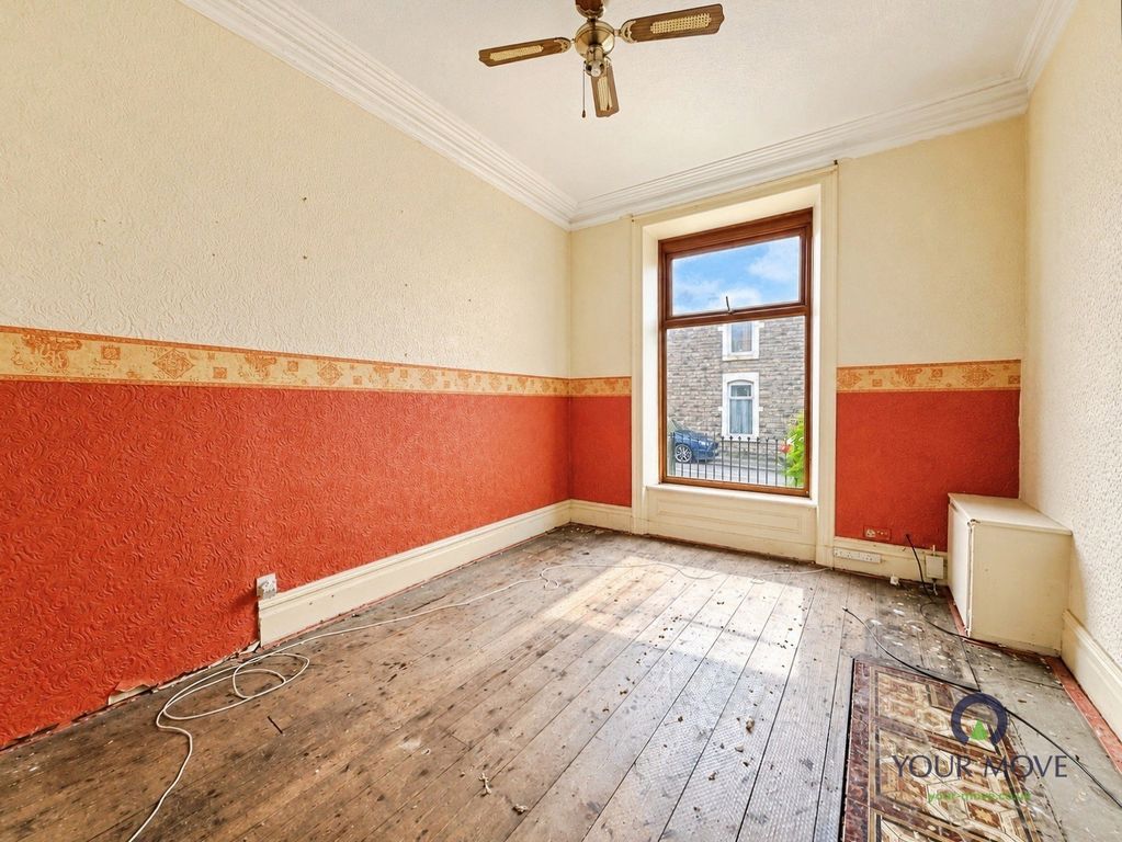 Property photo 3 of 10 Pbox-Img.Png
