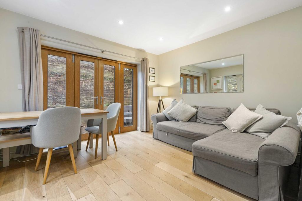 Property photo 1 of 8 Living Room