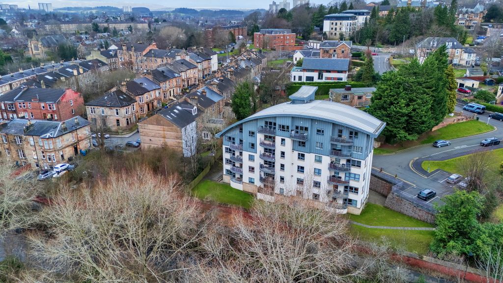 Property photo 1 of 22 76-Web-Or-Mls-47 Cathkin Road Flat 0.1_50