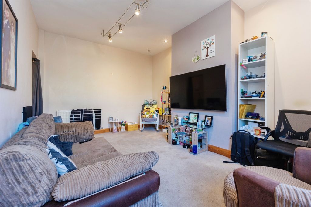 Property photo 3 of 13