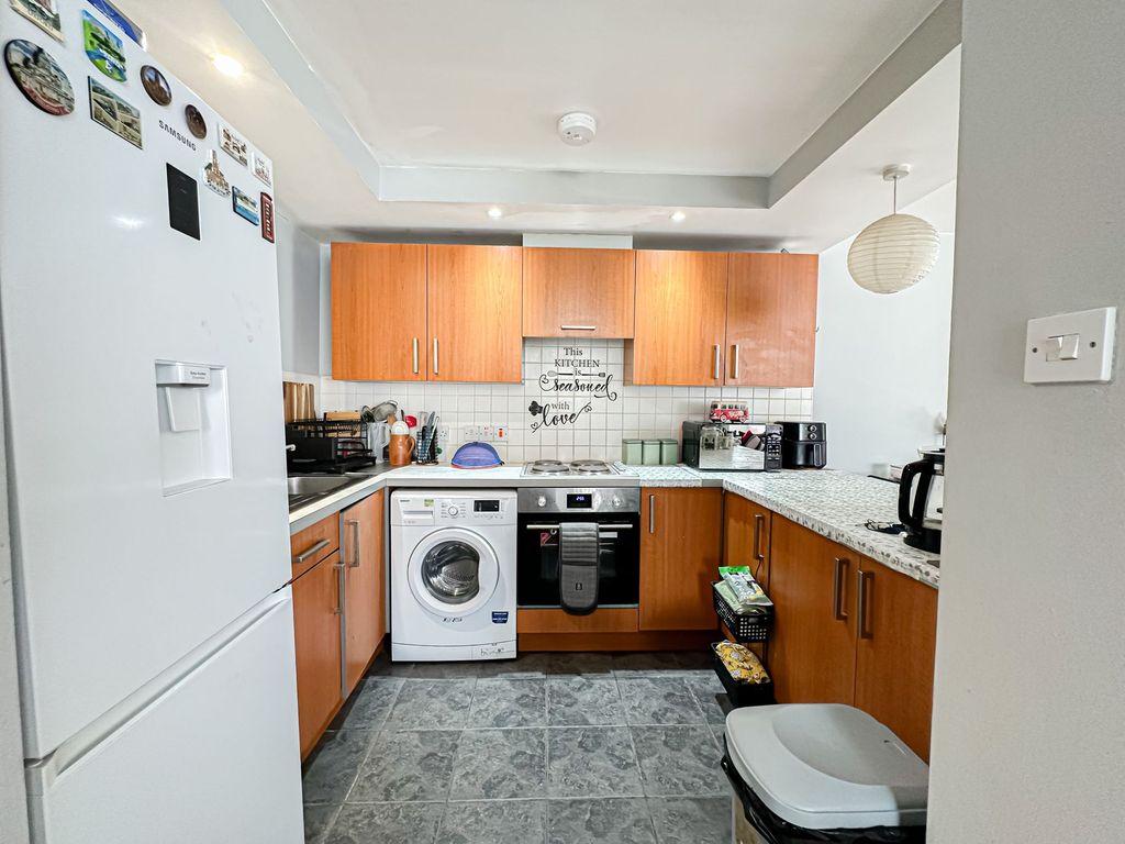 Property photo 2 of 8
