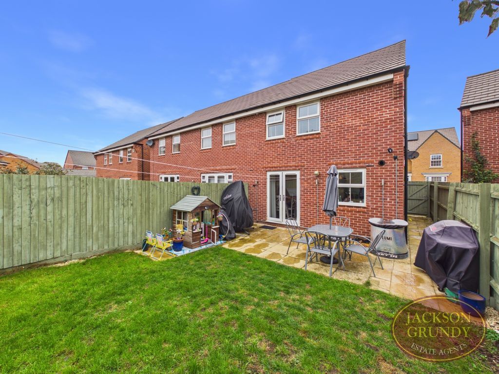 Property photo 2 of 13 Elderton Way