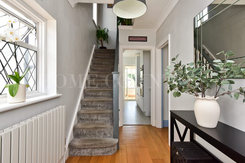 Property photo 2 of 33