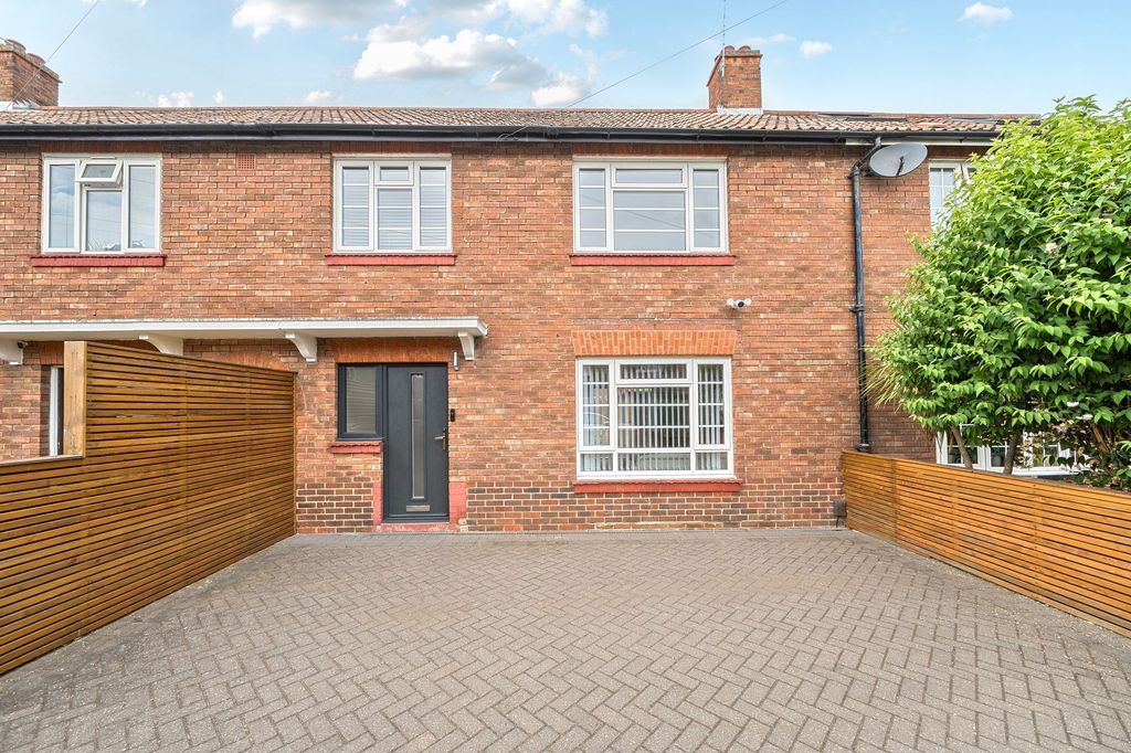 Property photo 1 of 17