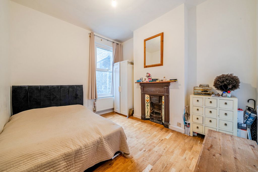 Property photo 3 of 12 1425551-15-69c16c...