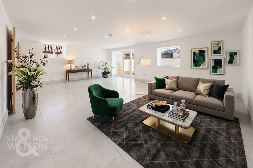 Property photo 2 of 31