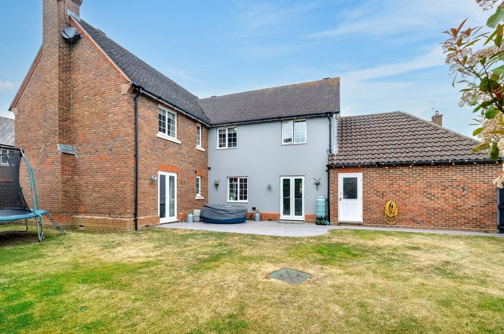 Property photo 1 of 23