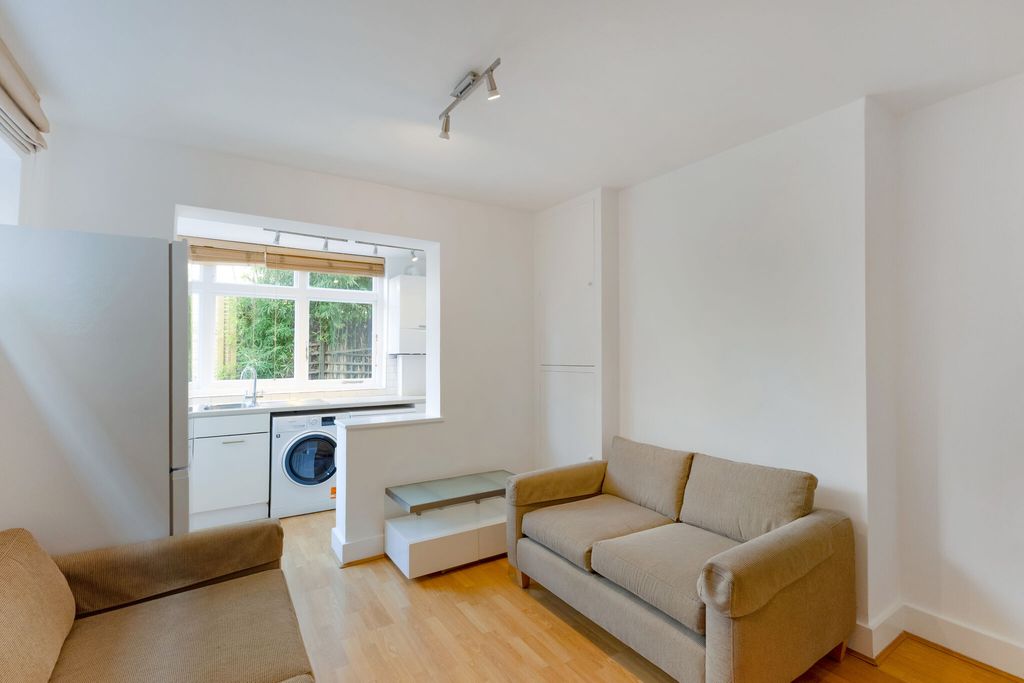 Property photo 3 of 12