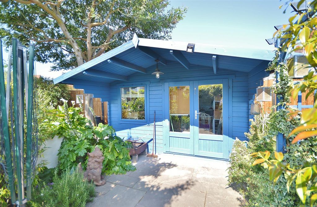 Property photo 2 of 21 Summer House/ Workshop
