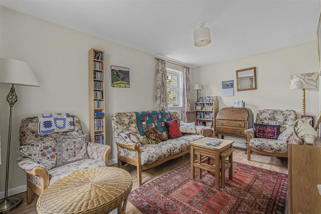 Property photo 2 of 17 4_59494.Jpg