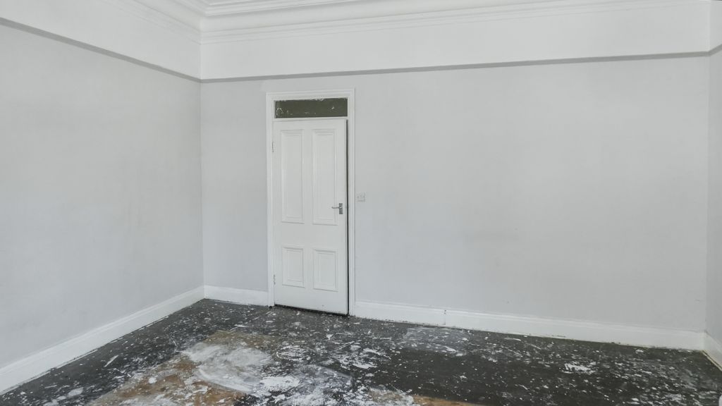 Property photo 3 of 16 Flat 1, 84 Albany Street, Hull, East Yorkshire, Hu3 1Pn
