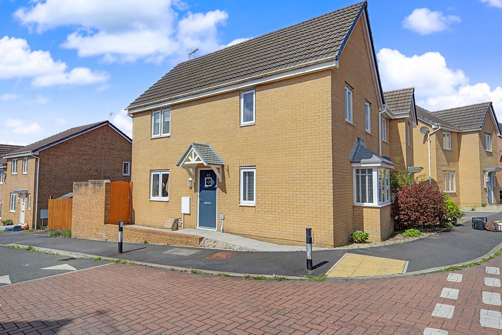 Property photo 1 of 27