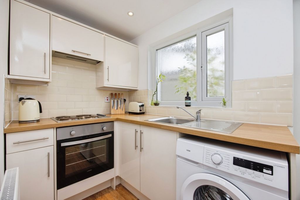 Property photo 3 of 16 Pbox-Img.Jpg