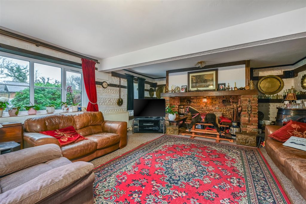 Property photo 2 of 26 Broad Oak Farmhouse - Tn39Lh - Photos (10).Jpg