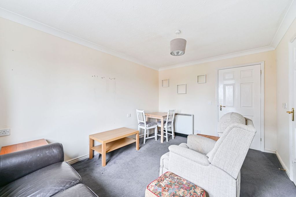 Property photo 3 of 9