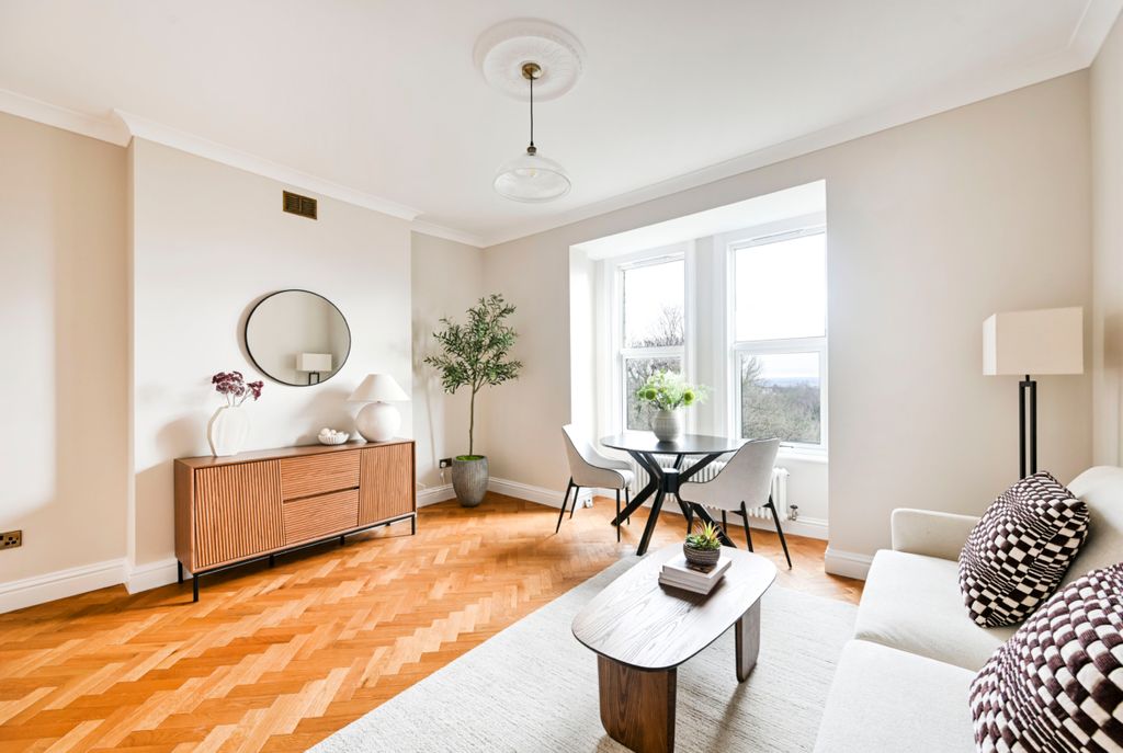 Property photo 3 of 28