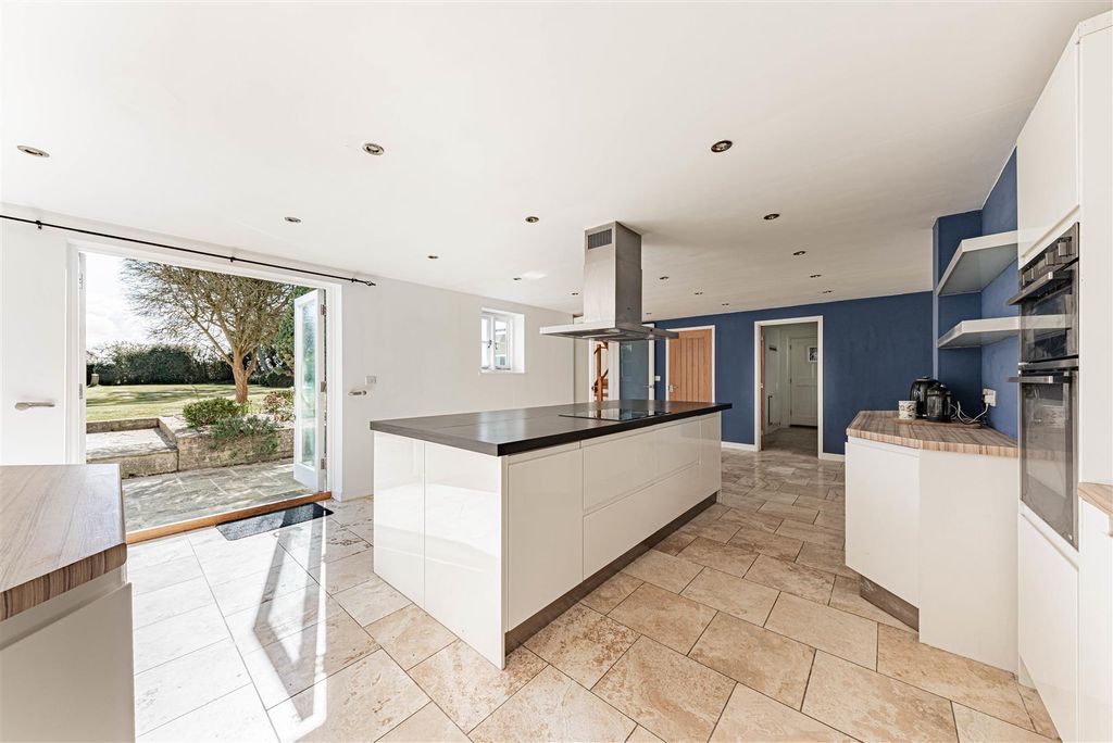 Property photo 3 of 41 Kitchen 2.Jpg