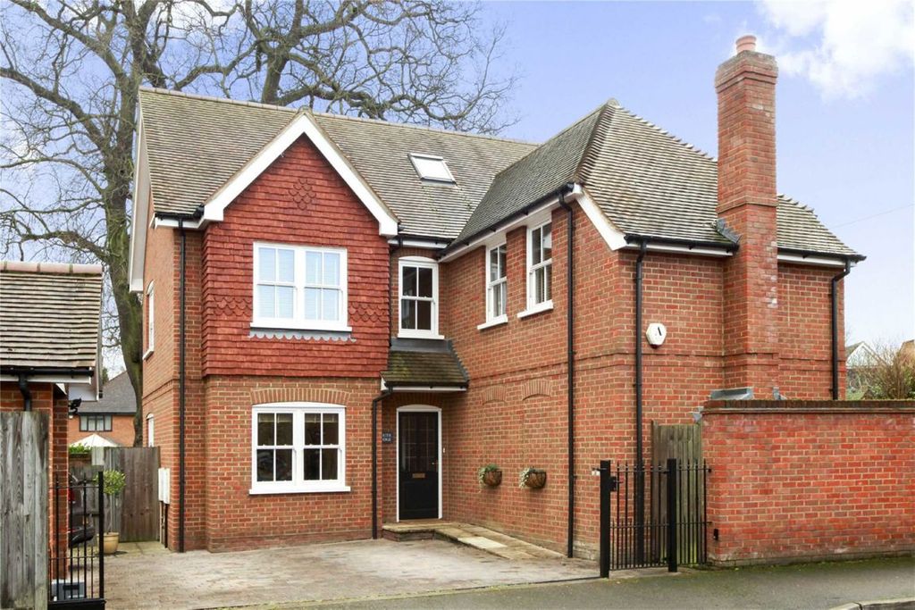 Property photo 1 of 8