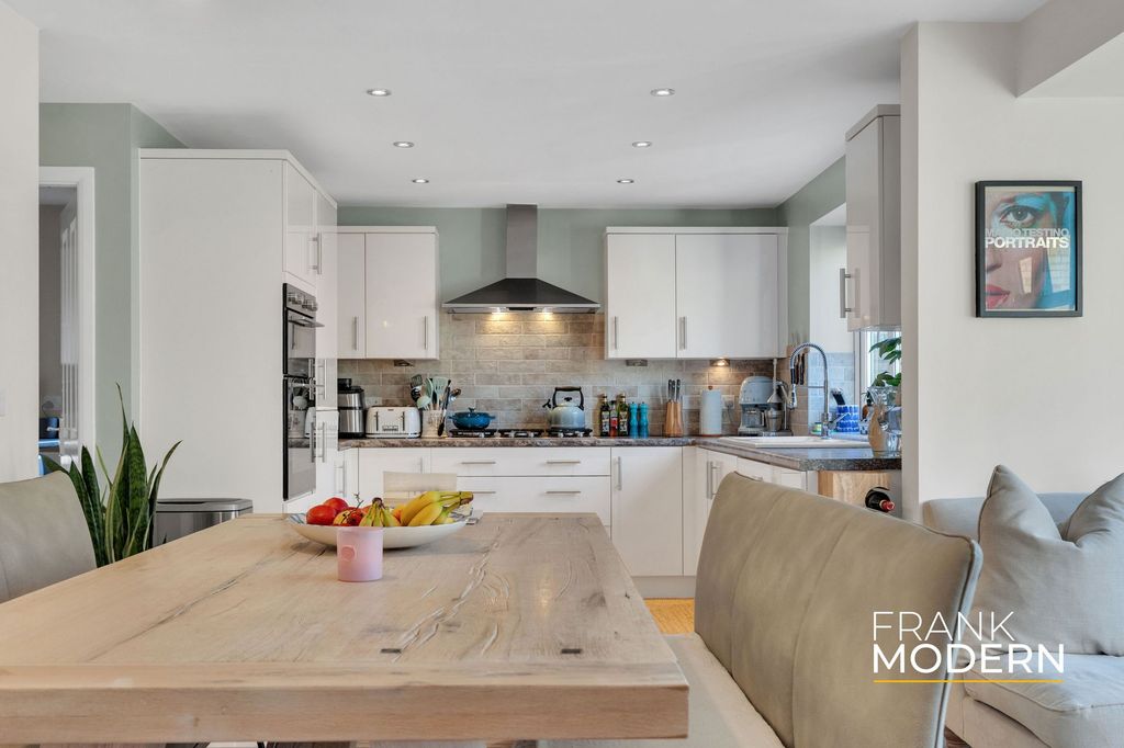 Property photo 2 of 48 Kitchen / Diner