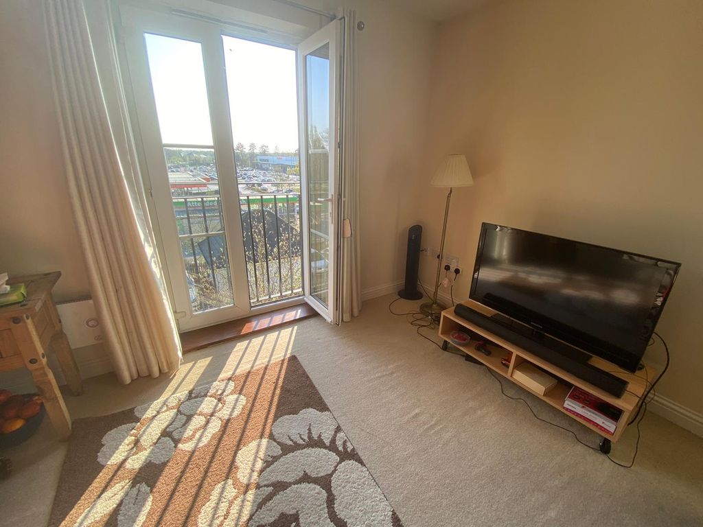 Property photo 2 of 12