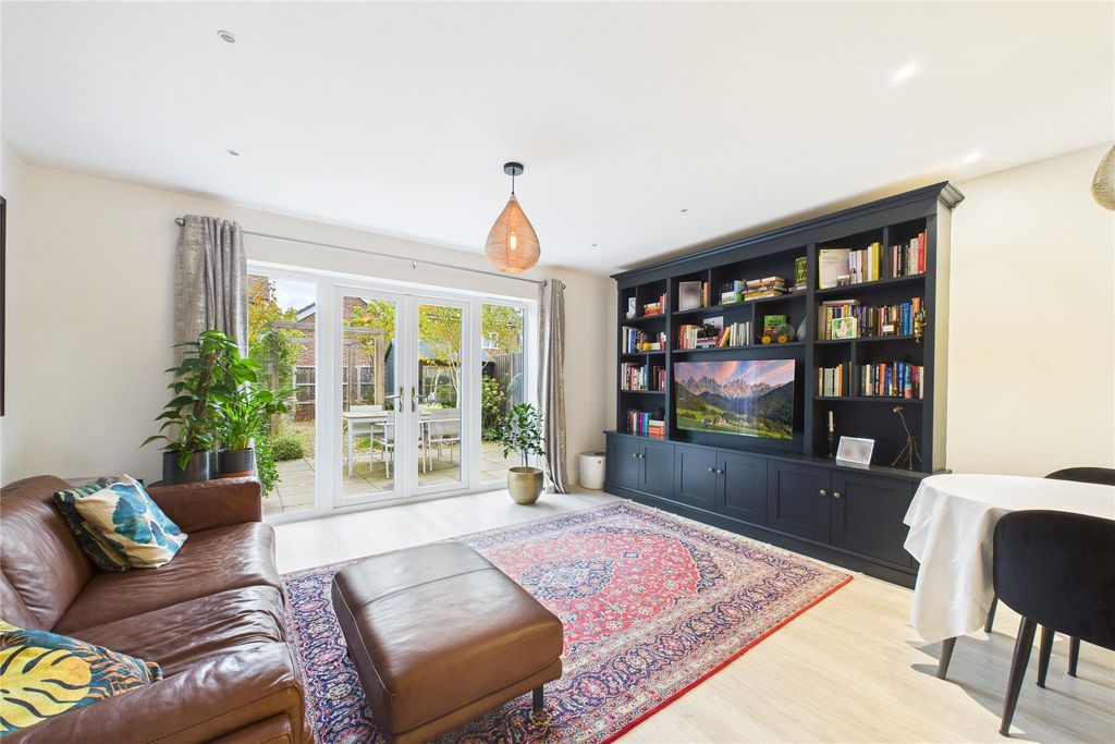 Property photo 2 of 16 Picture No. 18