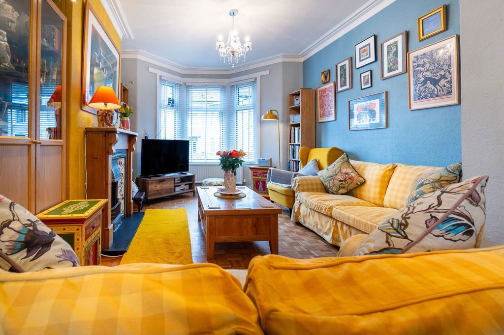 Property photo 2 of 43