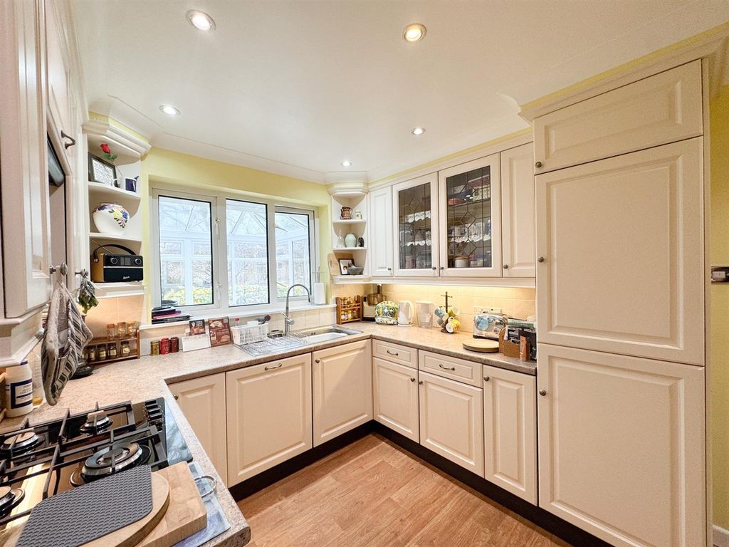 Property photo 3 of 24 Kitchen