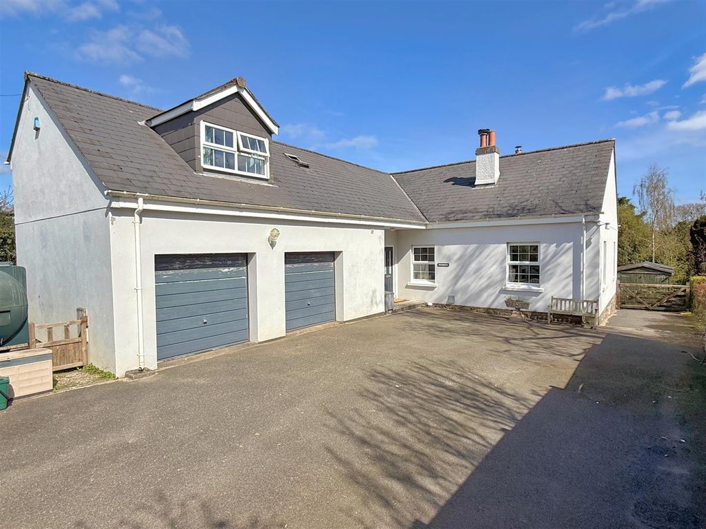 Property photo 2 of 20