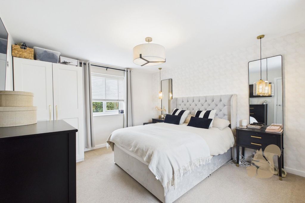 Property photo 3 of 18 Cam01659G0-Pr0625-Still015.Jpg