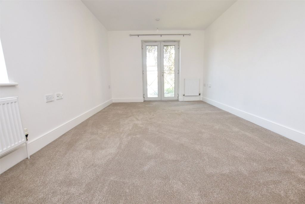 Property photo 2 of 9 Lounge