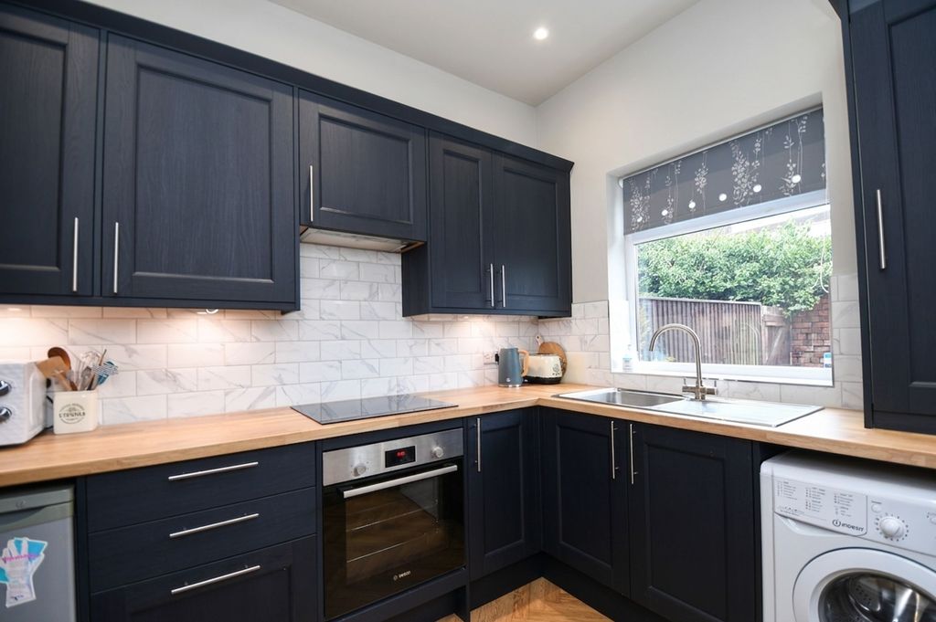 Property photo 2 of 22