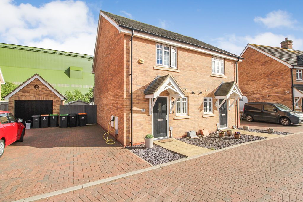 Property photo 1 of 18 Front