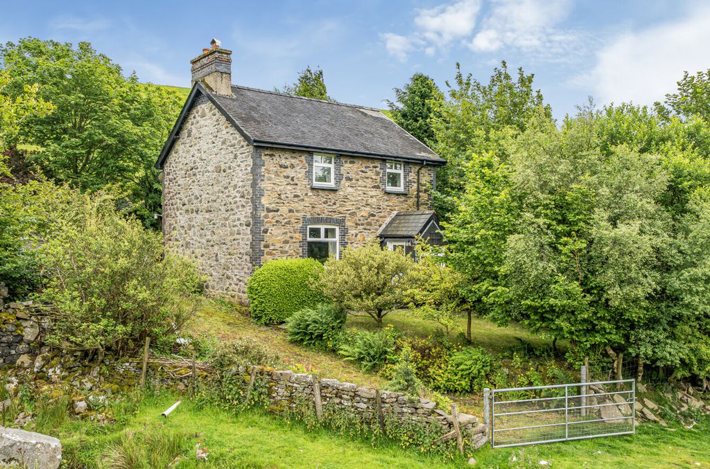 Property photo 1 of 26 1479967  (6).Jpg