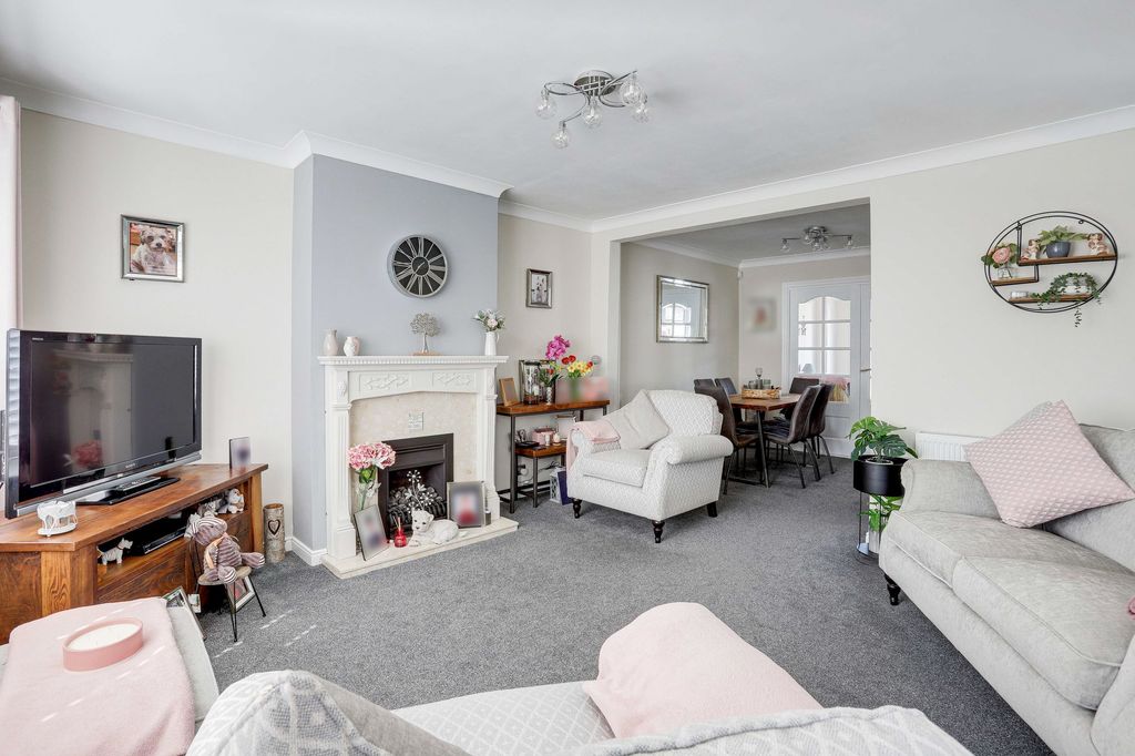 Property photo 2 of 22