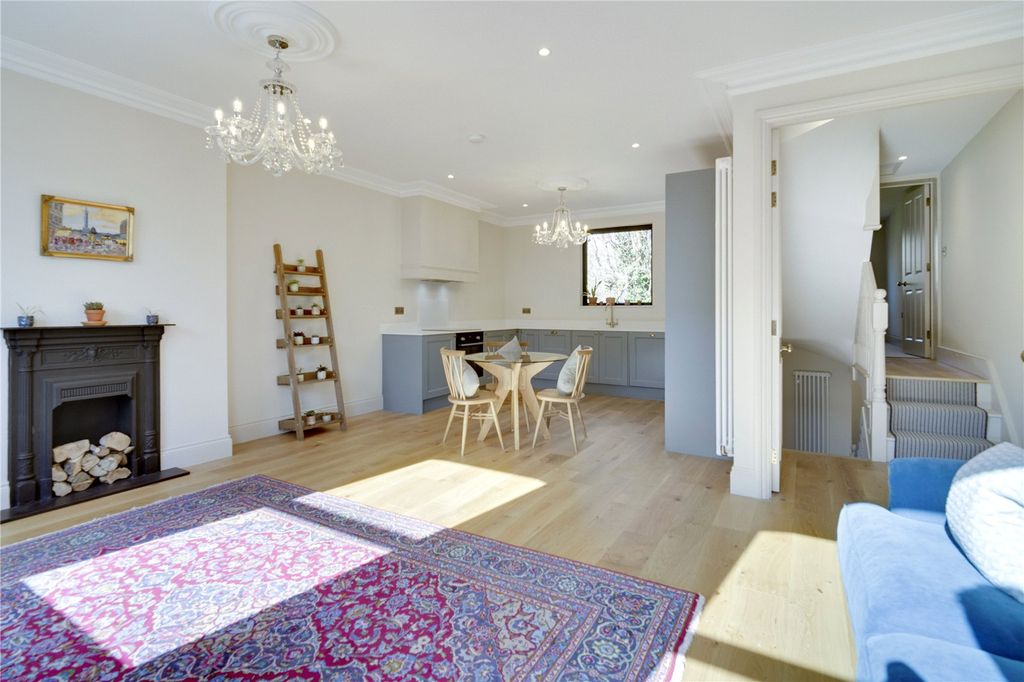 Property photo 2 of 11 Picture No. 26