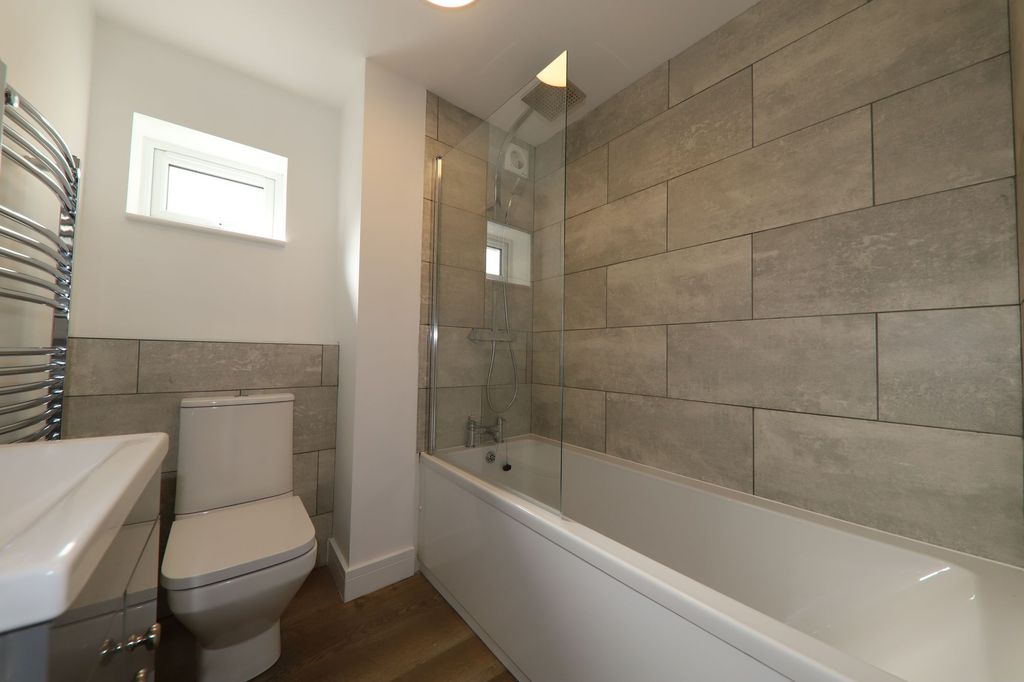 Property photo 3 of 8 Bathroom