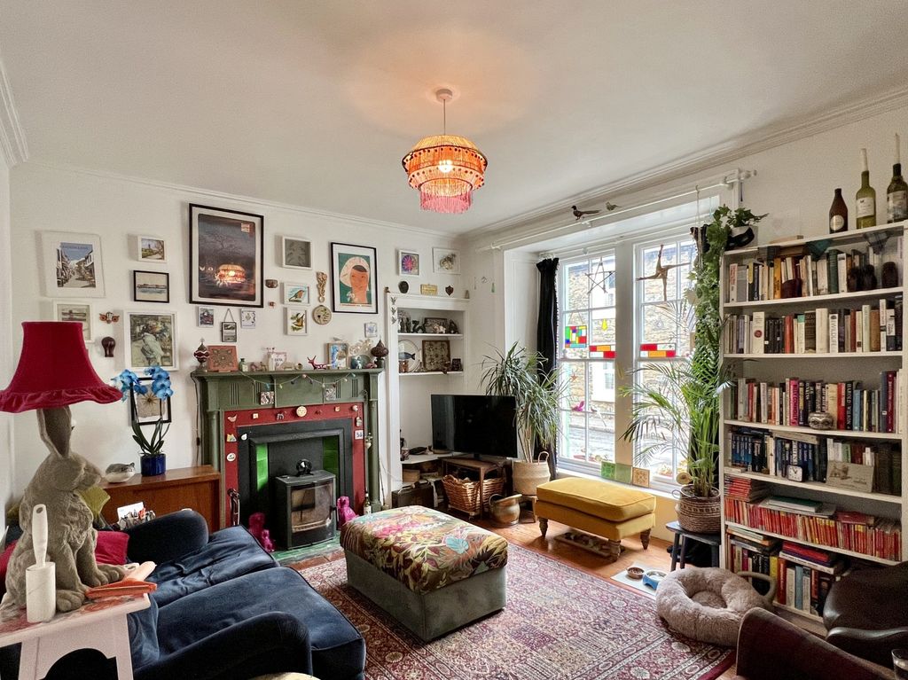 Property photo 2 of 19