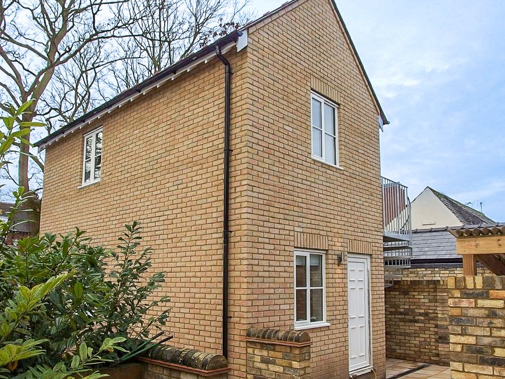 Property photo 2 of 12 Front (3)