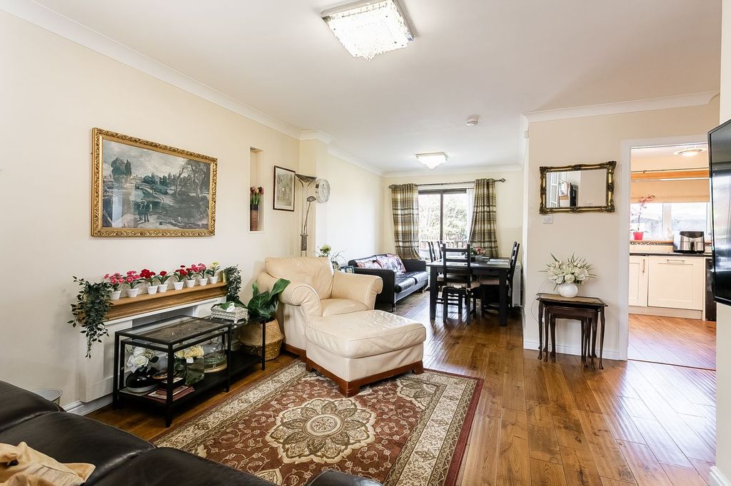 Property photo 2 of 37