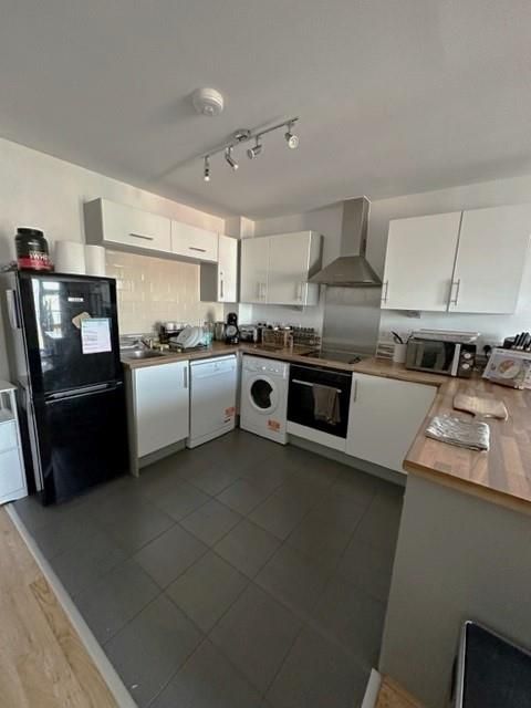 Property photo 1 of 10 Kitchen.Jpg