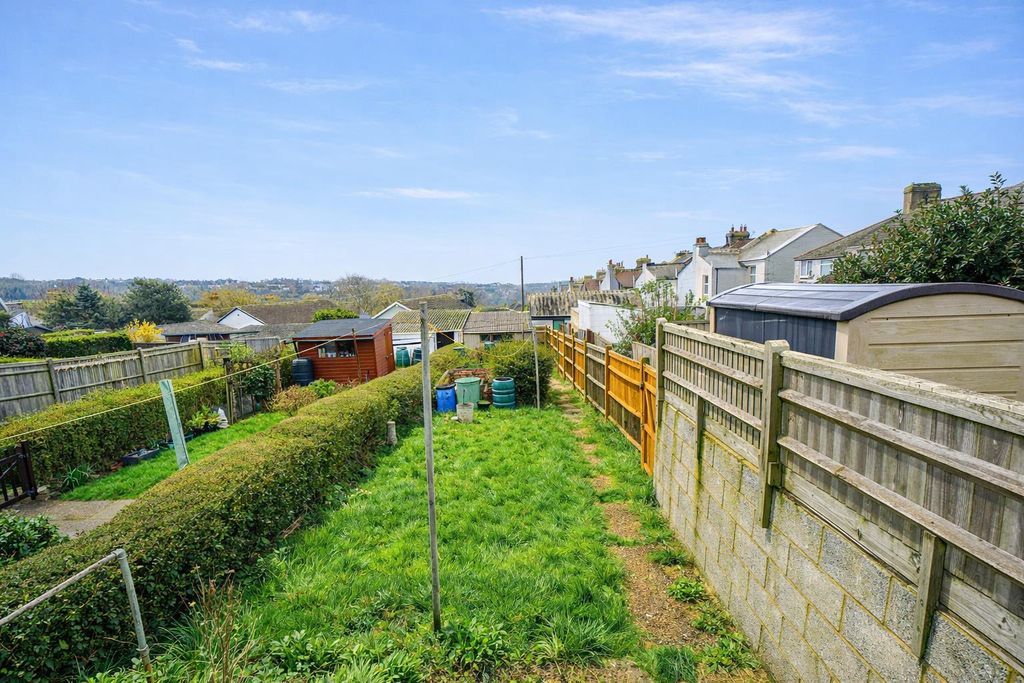 Property photo 2 of 15 03B57B97-1028-4d88-B20B-F85Ea7d78593.Png