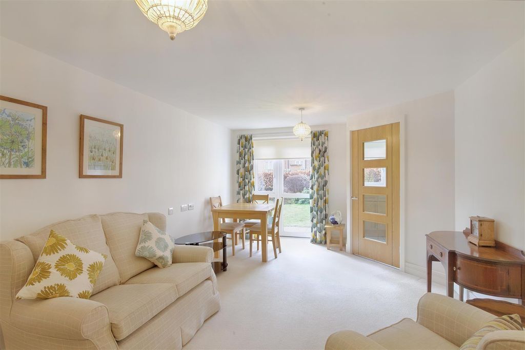 Property photo 3 of 22 Lounge  .Jpg