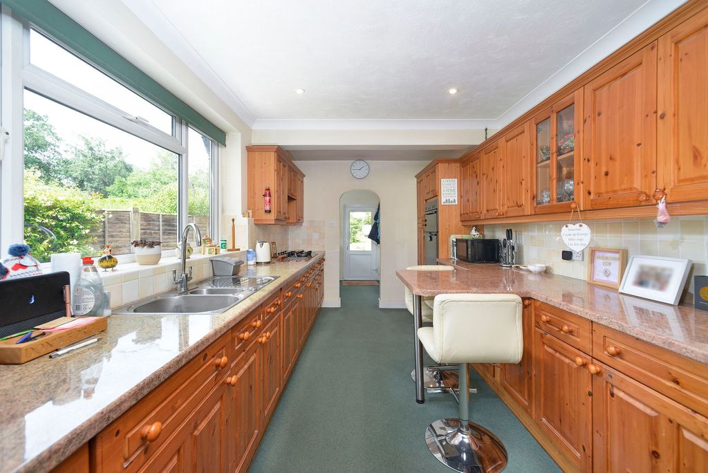 Property photo 2 of 15 Kitchen